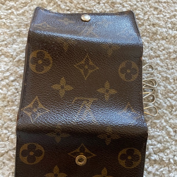 Louis Vuitton Monogram key holder - Picture 3 of 6